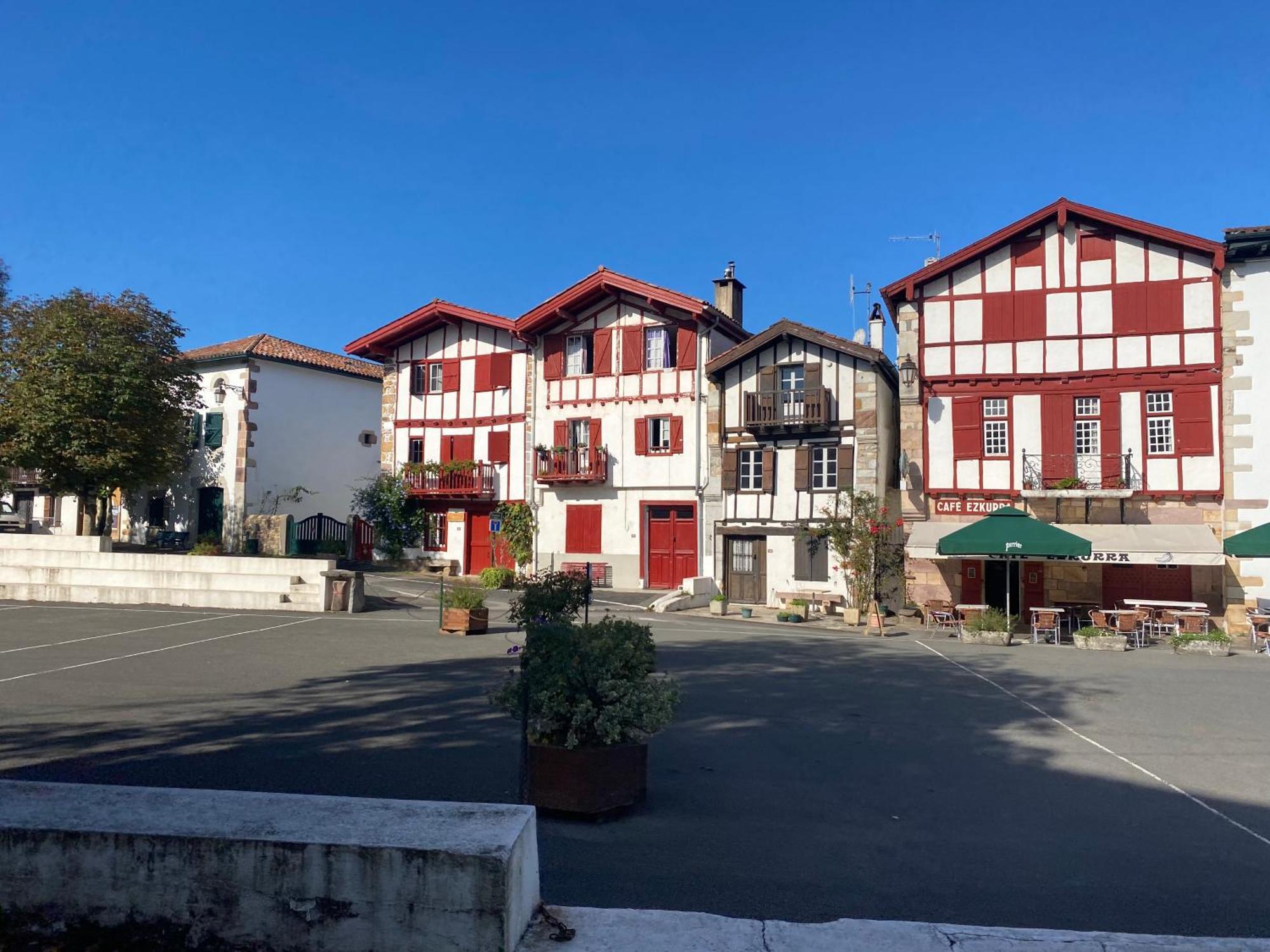 Ama Lur Hotel Hasparren Buitenkant foto