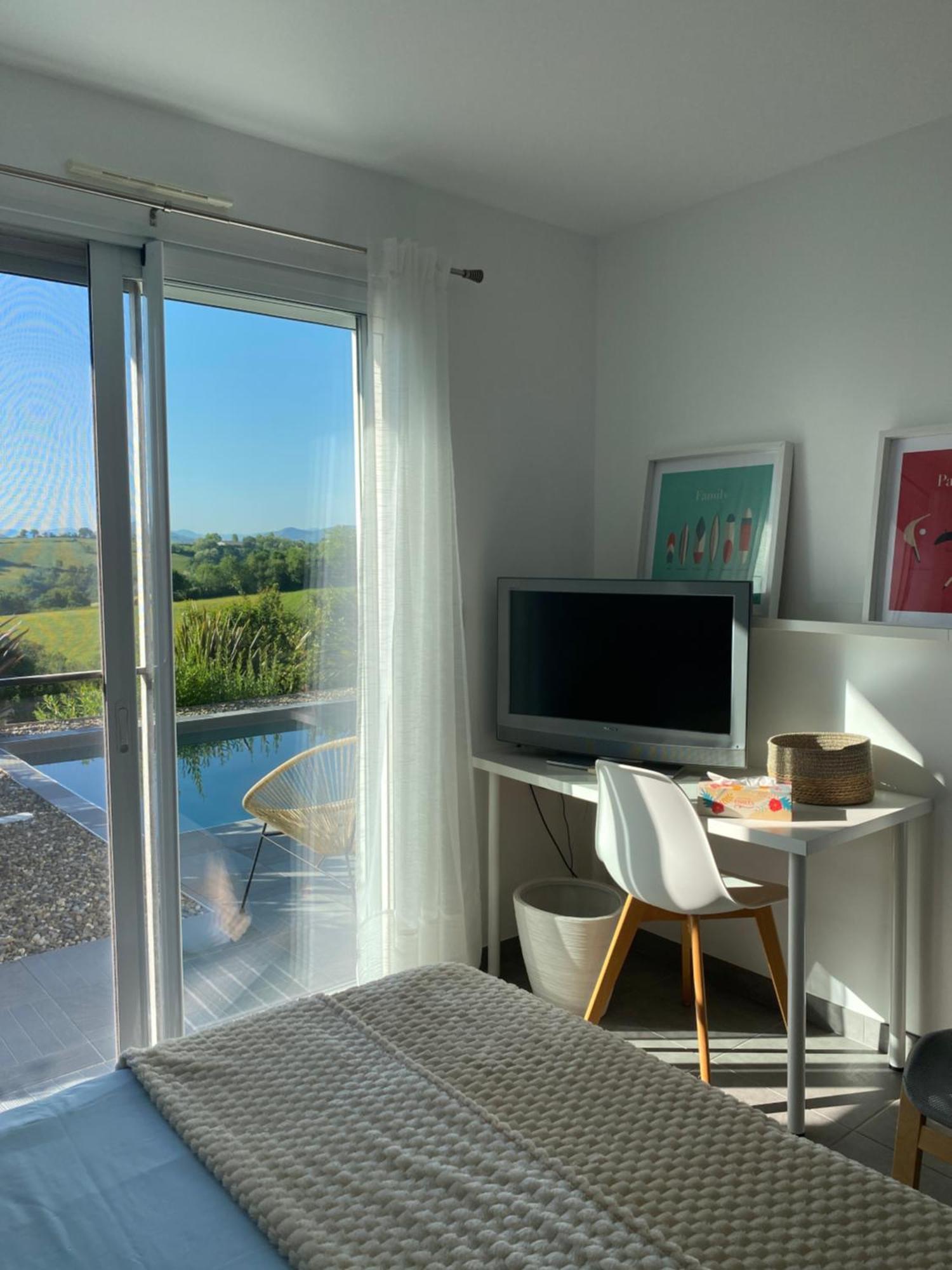 Ama Lur Hotel Hasparren Buitenkant foto